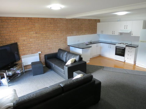 Kirwan Gardens 4 - Accommodation in Surfers Paradise 0