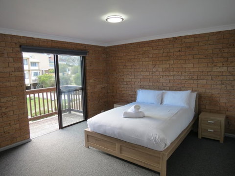 Kirwan Gardens 4 - Accommodation in Surfers Paradise 2
