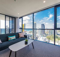 KOZYGURU BROADBEACH AMAZING VIEW 2 BED APT  FREE PARKING WALK TO BEACH QBR004 - Accommodation in Surfers Paradise