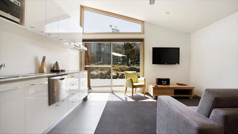 Lake Crackenback Resort & Spa - Accommodation in Surfers Paradise 1