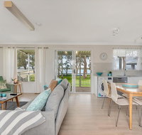 Lake Front Home - Relax  Unwind - Accommodation in Surfers Paradise
