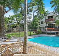 Lakeside Beach House - Hostie Properties - Accommodation in Surfers Paradise