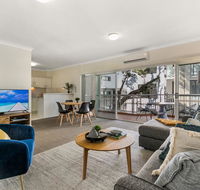 Large and Airy Unit in Quiet Riverside Suburb - Accommodation in Surfers Paradise