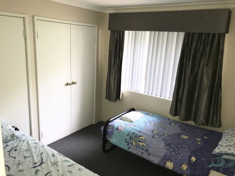 Large Family Home - Accommodation in Surfers Paradise 3