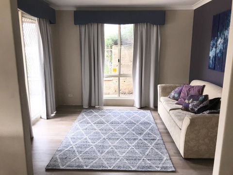 Large Family Home - Accommodation in Surfers Paradise 2