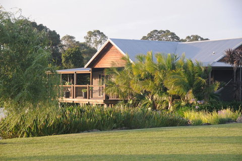 Lilies Luxury Retreats - Accommodation in Surfers Paradise 0