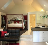 Linger a While Chalet - Accommodation in Surfers Paradise