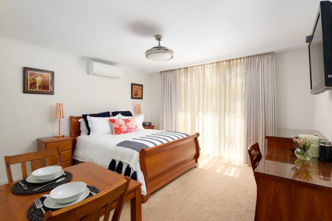 Luna Blu - Luxury B&B - Accommodation in Surfers Paradise 0