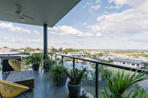 Luxury & Location - Sea Views With Modern Class ! - Accommodation in Surfers Paradise 3