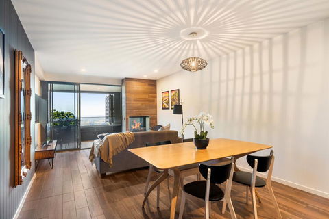 Luxury Hinterland Retreat - Family Suite With Hinterland And Ocean Views - Accommodation in Surfers Paradise 3