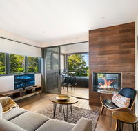 Luxury Hinterland Retreat - Family Suite with Hinterland and Ocean Views - Accommodation in Surfers Paradise
