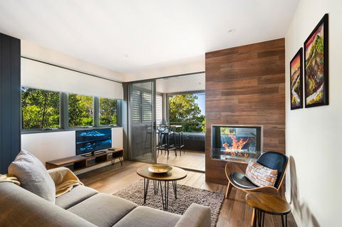 Luxury Hinterland Retreat - Family Suite With Hinterland And Ocean Views - Accommodation in Surfers Paradise 0