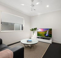 Luxury Home close to Sleemans QE2 Hospital  Griffith Uni - Accommodation in Surfers Paradise