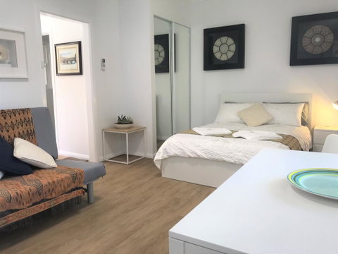 M207 Within The Free Transit Zone. Central Studio - Accommodation in Surfers Paradise 0