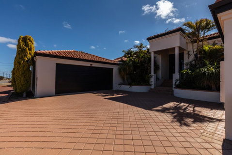 Maidstone Executive Residence - Accommodation in Surfers Paradise 1