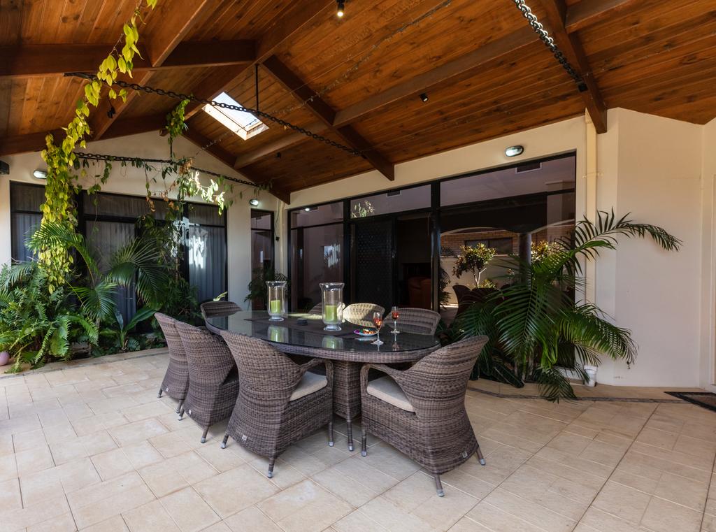 Wandina WA Accommodation in Surfers Paradise