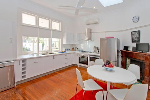 Manly Beachside 2 Bedroom House - Accommodation in Surfers Paradise 3