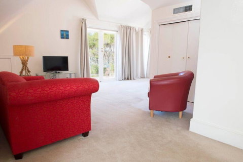 Manly Magic - Accommodation in Surfers Paradise 2