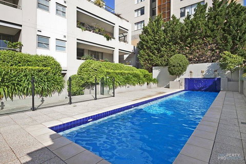Manly Strand - Right On Manly Beach - Accommodation in Surfers Paradise 2