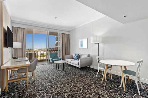 Mantra Twin Towns - Accommodation in Surfers Paradise 2
