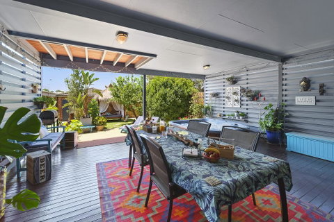 Marche Home Stay, Immaculate Presentation, Private & Relaxing - Accommodation in Surfers Paradise 0