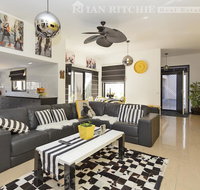 Marilyns Place Private  Spacious  Central - Accommodation in Surfers Paradise