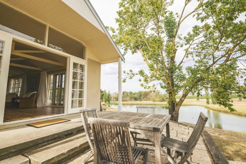 Mayfield Vineyard - Accommodation in Surfers Paradise 2