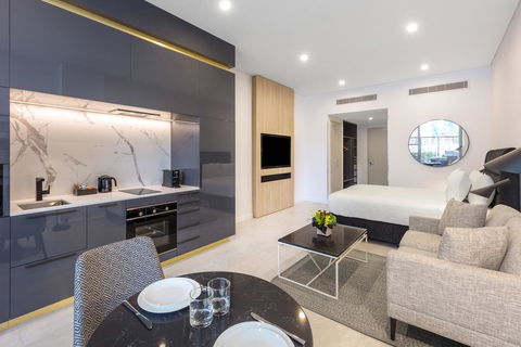 Meriton Suites Broadbeach - Accommodation in Surfers Paradise 2
