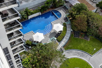 Meriton Suites Broadbeach with Accommodation in Surfers Paradise
