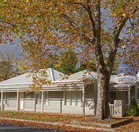 Mews Cottages - Accommodation in Surfers Paradise