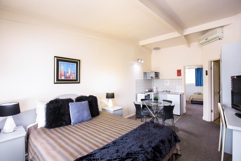 Mount Gambier SA Accommodation in Surfers Paradise