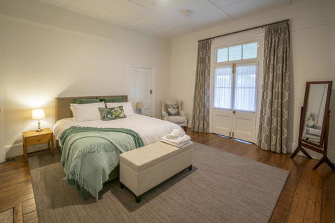 Middle Head Officers Quarters - Accommodation in Surfers Paradise 3