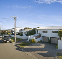 Minutes walk to Peregian Beach and surf - Unit 1/28 Pelican Street - Accommodation in Surfers Paradise