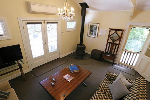 Mirkwood Forest Self-contained Spa Cottages - Accommodation in Surfers Paradise 3