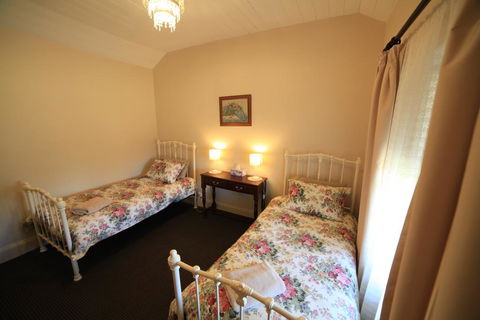 Miss Mabel Cottage - Accommodation in Surfers Paradise 3