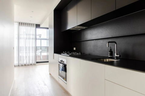 Modern 1 Bedroom Apartment South Yarra - Accommodation in Surfers Paradise 2