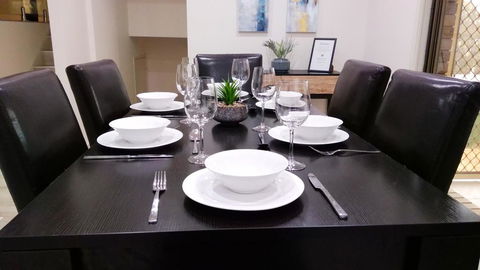 Modern 4-Bedroom House On Cunningham Near Singleton CBD Hunter Valley - Accommodation in Surfers Paradise 3