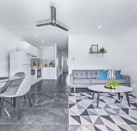 Modern Beach Front Apartment - Accommodation in Surfers Paradise
