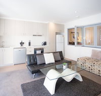 Modern Executive Apartment  Braddon 1BR Wine Wifi Secure Parking Canberra - Accommodation in Surfers Paradise