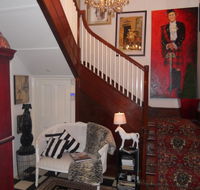 Montrose House - Accommodation in Surfers Paradise