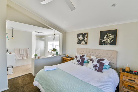 Mortimers Wines - The Canopy Loft - Accommodation in Surfers Paradise 1