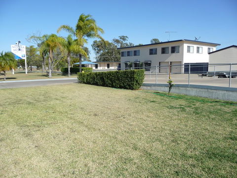 Moura Motel - Accommodation in Surfers Paradise 2