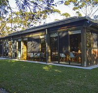 Myer House - Accommodation in Surfers Paradise