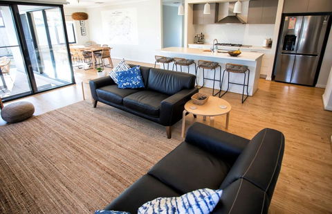 NAUTILUS - Accommodation in Surfers Paradise 0