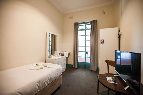 Captain Stirling Hotel - Accommodation in Surfers Paradise 3