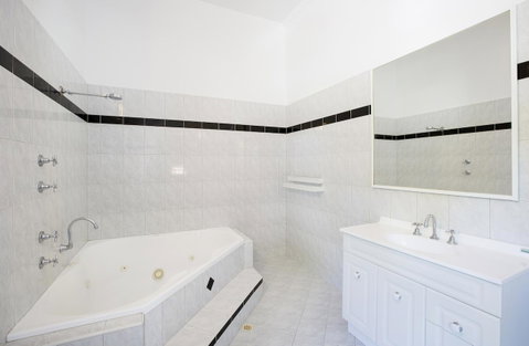 Captain Stirling Hotel - Accommodation in Surfers Paradise 9