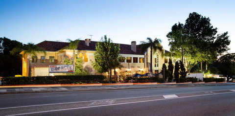 Captain Stirling Hotel - Accommodation in Surfers Paradise 0