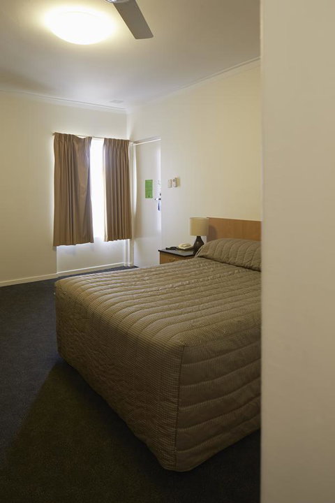 Baileys Parkside Motel By VetroBlu - Accommodation in Surfers Paradise 6