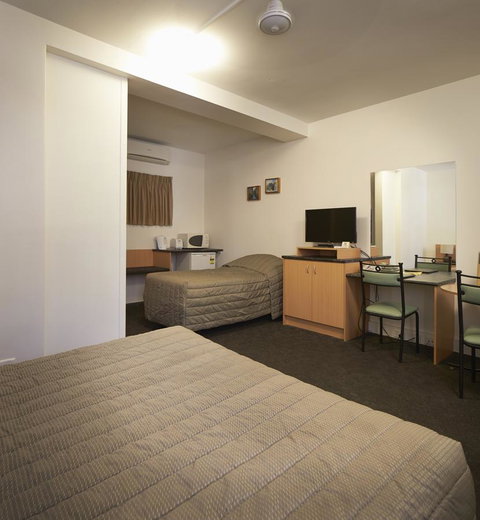 Baileys Parkside Motel By VetroBlu - Accommodation in Surfers Paradise 8