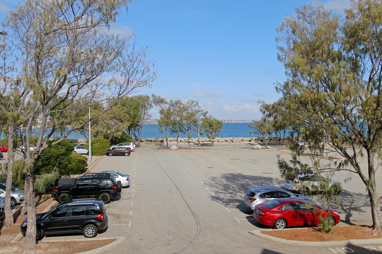 Hillarys WA Accommodation in Surfers Paradise
